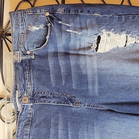 Torrid Girlfriend Distressed Jeans Size 24 - Picture 2 of 12